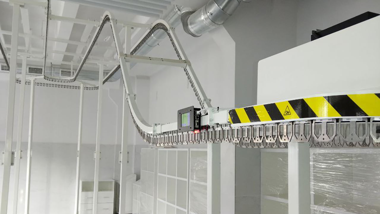 Установка конвейера для одежды